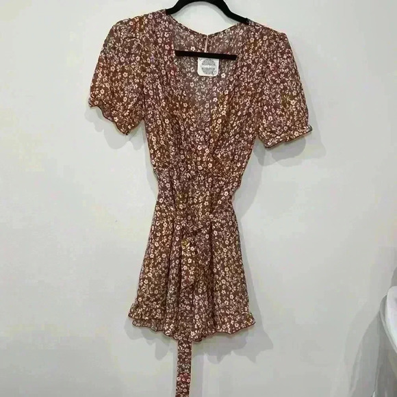Red floral romper - Picture 1 of 4